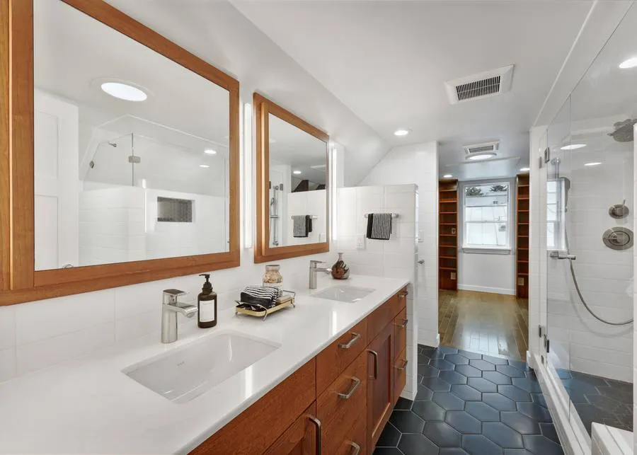 Modern Craftsman Whole House Build in Greenwood gallery photo 39